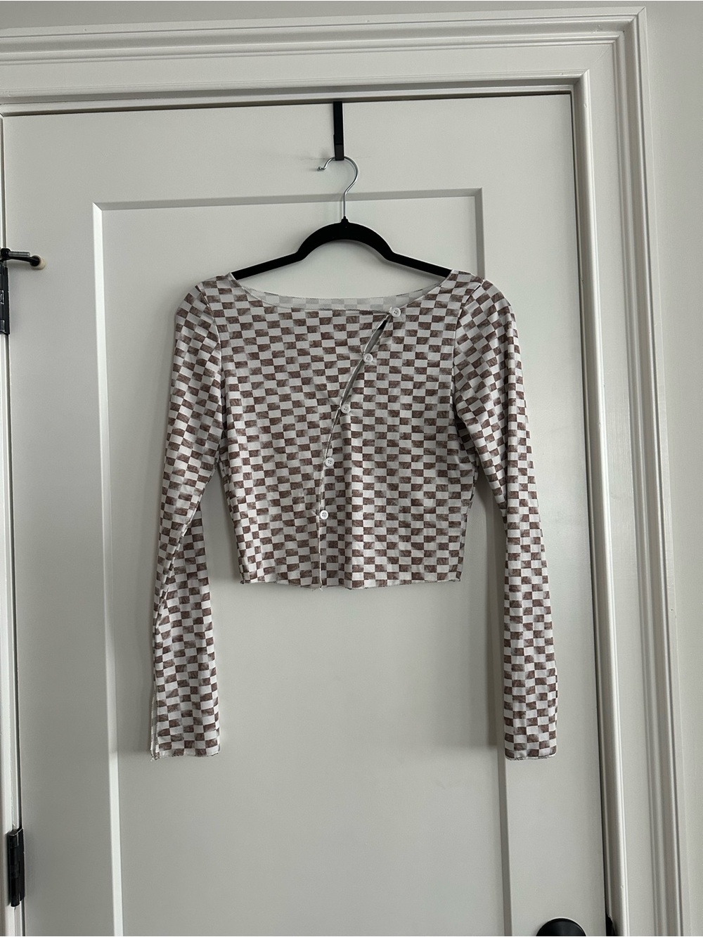 Cool 🤎  Checkered long sleeve with button closure front